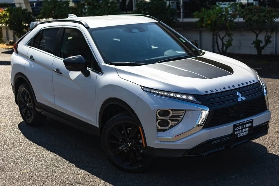 2025 Mitsubishi Eclipse Cross - Image 2 of 20