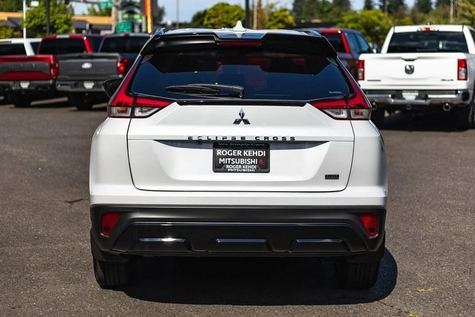 2025 Mitsubishi Eclipse Cross - Image 9 of 20