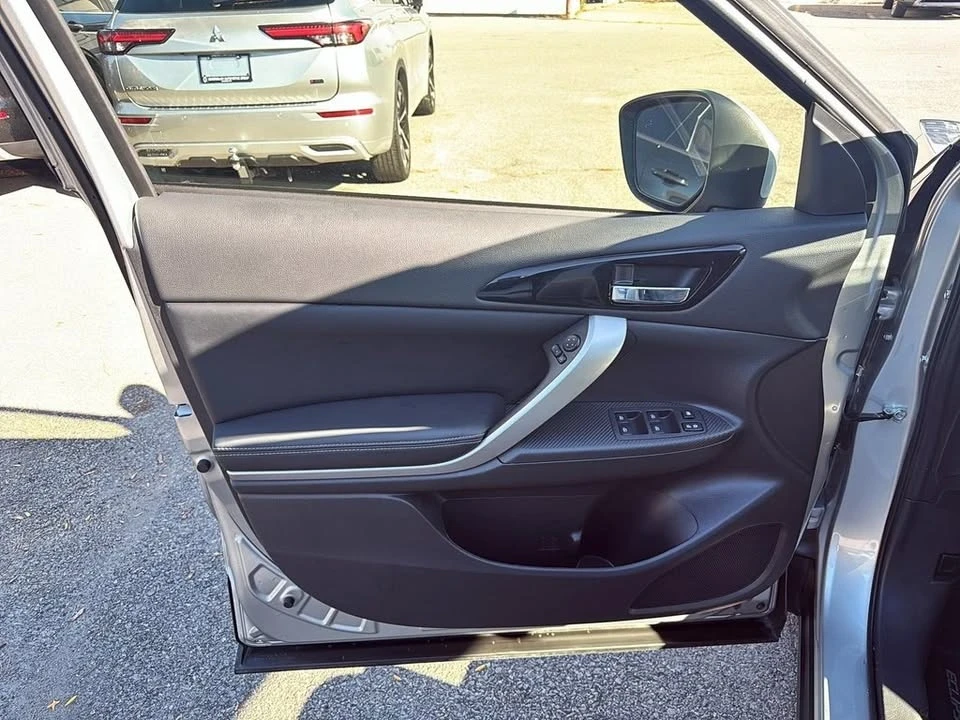 2025 Mitsubishi Eclipse Cross - Image 9 of 15