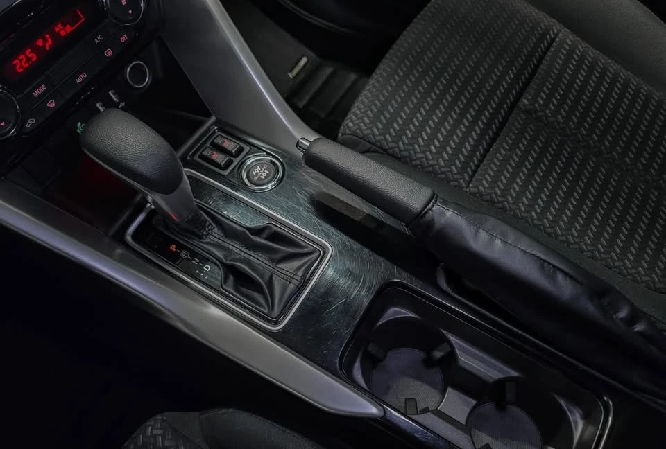 2025 Mitsubishi Eclipse Cross - Image 14 of 19