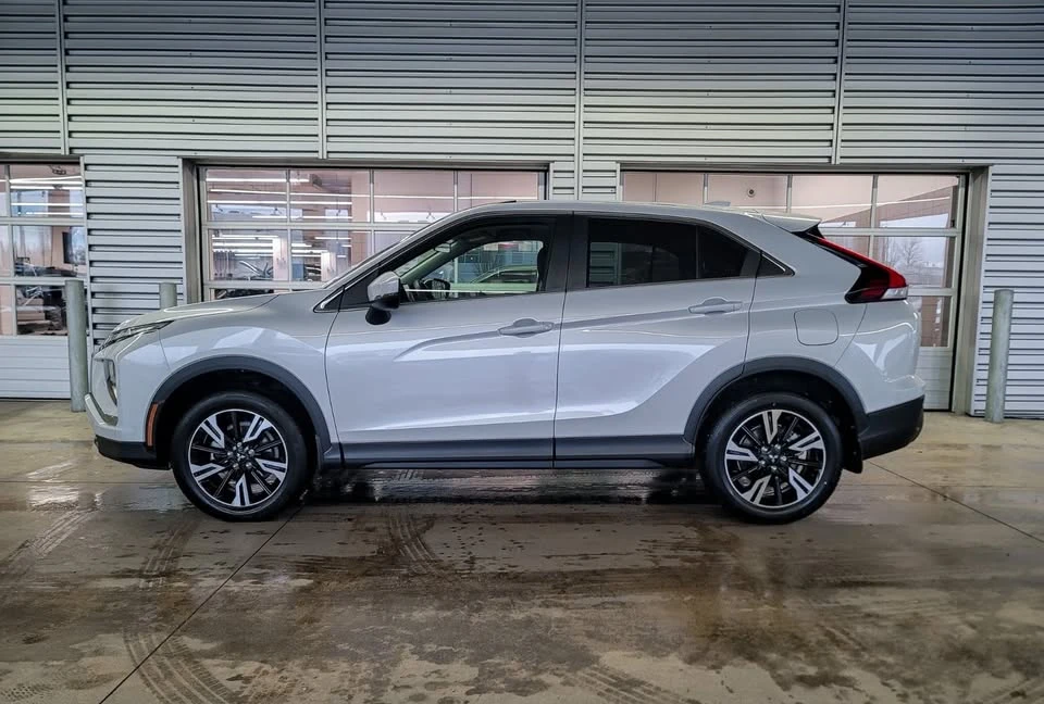 2025 Mitsubishi Eclipse Cross - Image 7 of 19
