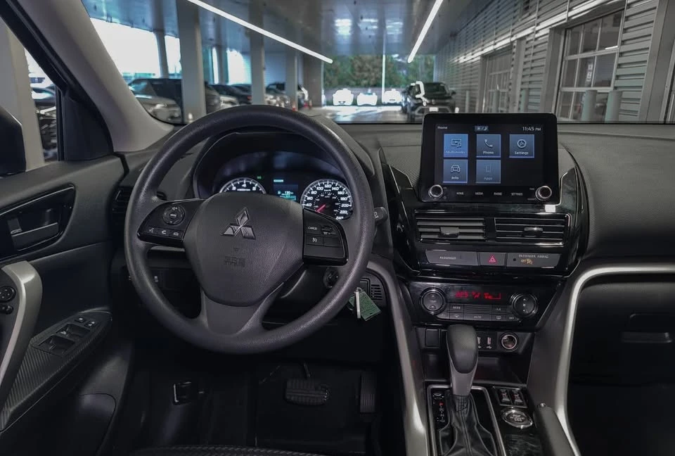 2025 Mitsubishi Eclipse Cross - Image 11 of 19