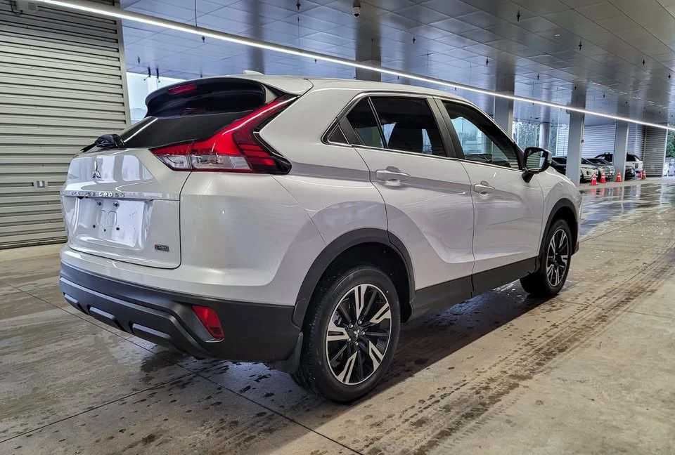2025 Mitsubishi Eclipse Cross - Image 4 of 19