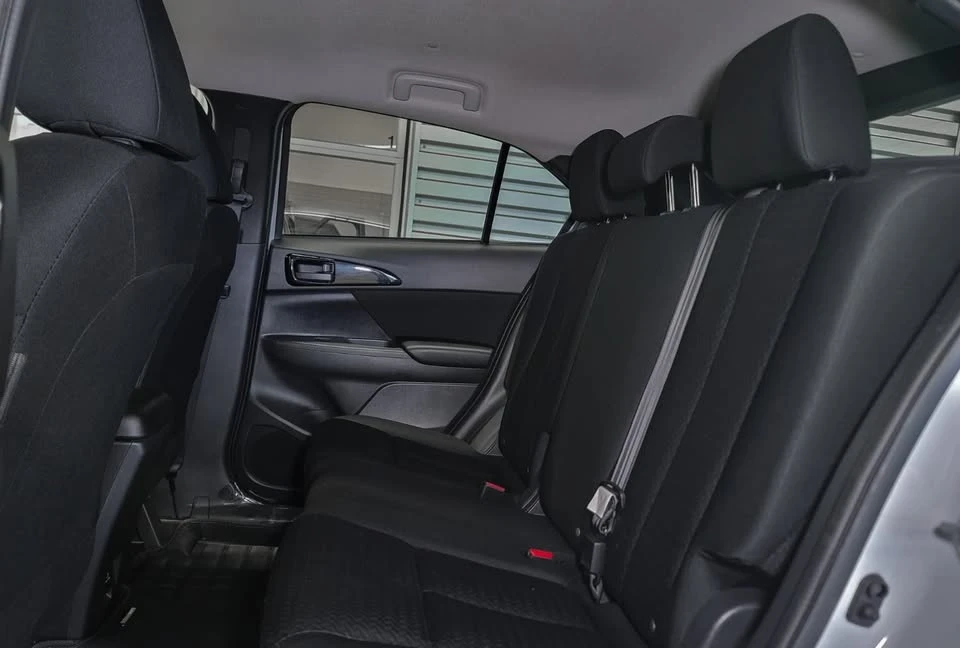 2025 Mitsubishi Eclipse Cross - Image 18 of 19