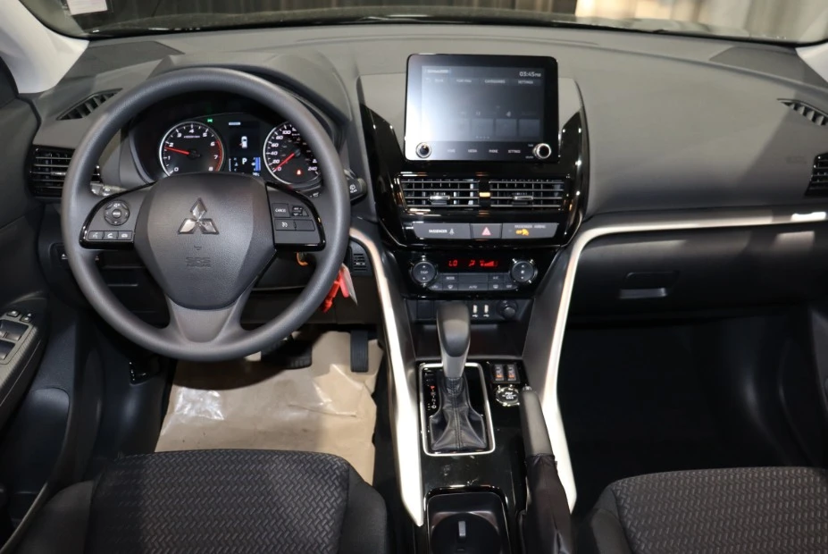 2025 Mitsubishi Eclipse Cross - Image 5 of 9
