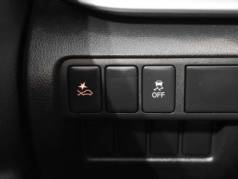 2025 Mitsubishi Eclipse Cross - Image 17 of 20