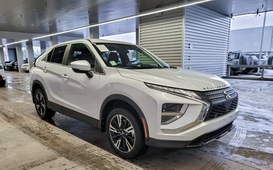 2025 Mitsubishi Eclipse Cross - Image 3 of 20