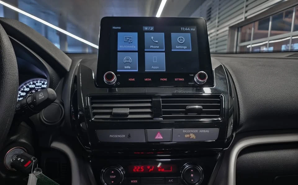 2025 Mitsubishi Eclipse Cross - Image 15 of 20