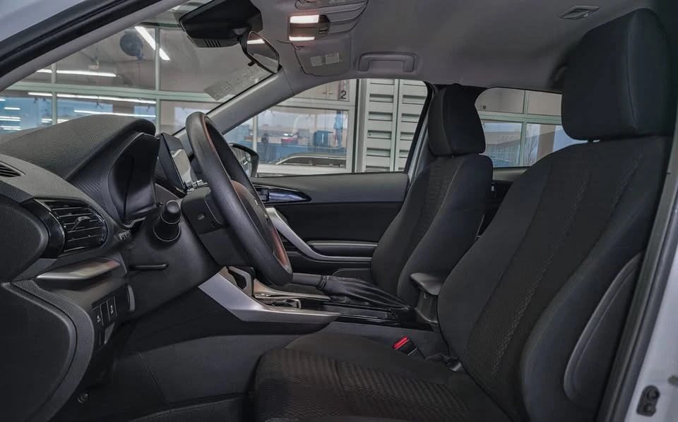 2025 Mitsubishi Eclipse Cross - Image 9 of 20