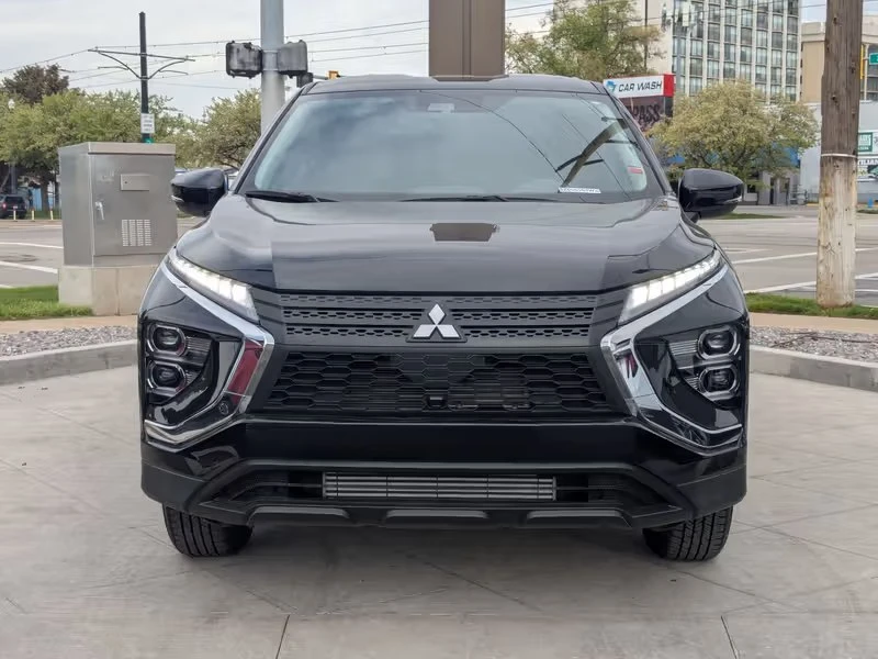 2025 Mitsubishi Eclipse Cross - Image 3 of 15