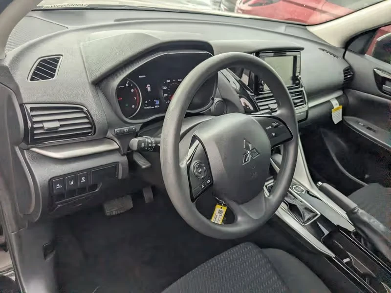 2025 Mitsubishi Eclipse Cross - Image 11 of 15