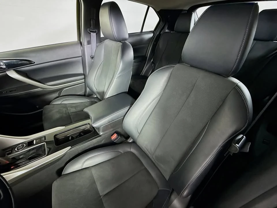 2025 Mitsubishi Eclipse Cross - Image 8 of 19