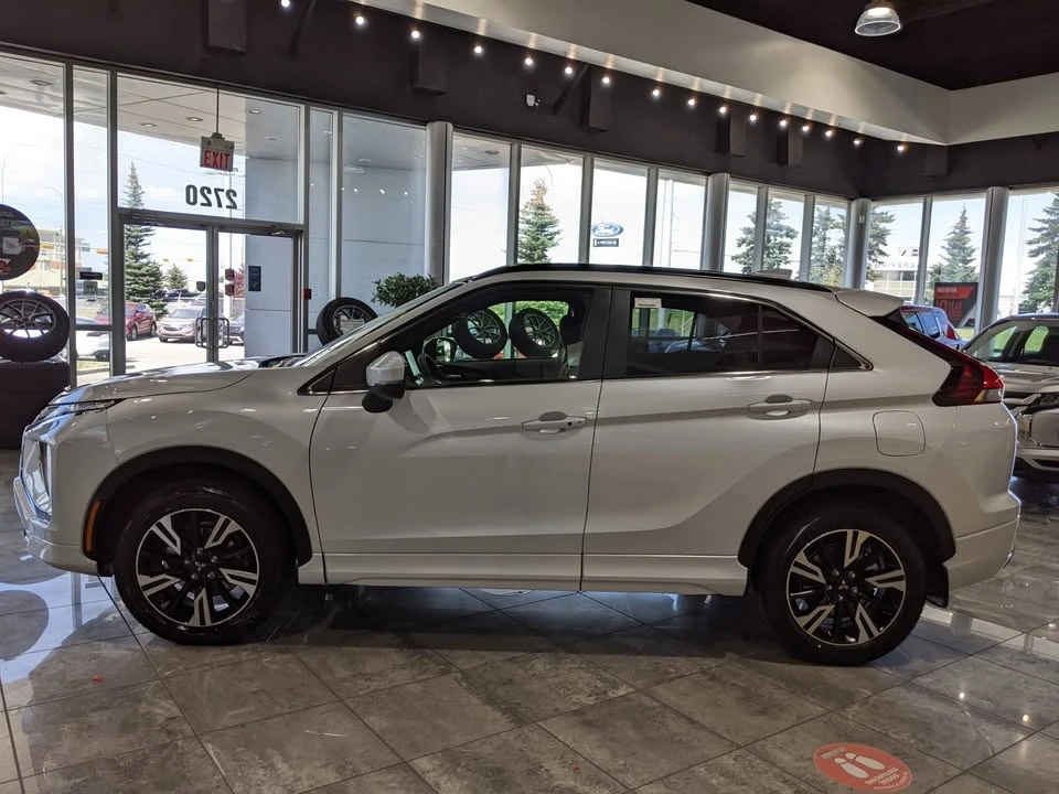 2025 Mitsubishi Eclipse Cross - Image 4 of 20