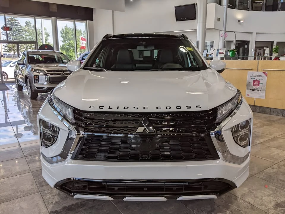 2025 Mitsubishi Eclipse Cross - Image 2 of 20
