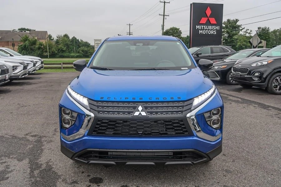 2025 Mitsubishi Eclipse Cross - Image 3 of 4