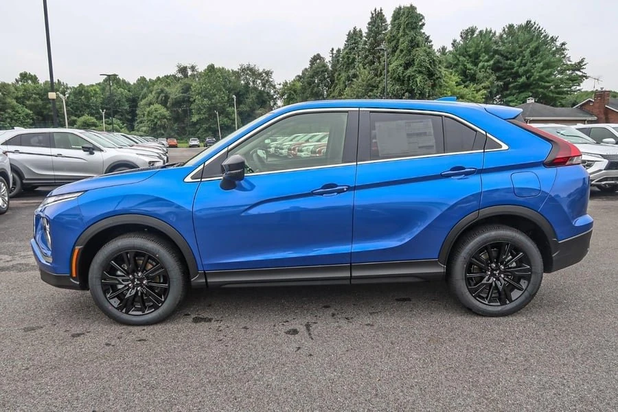 2025 Mitsubishi Eclipse Cross - Image 2 of 4