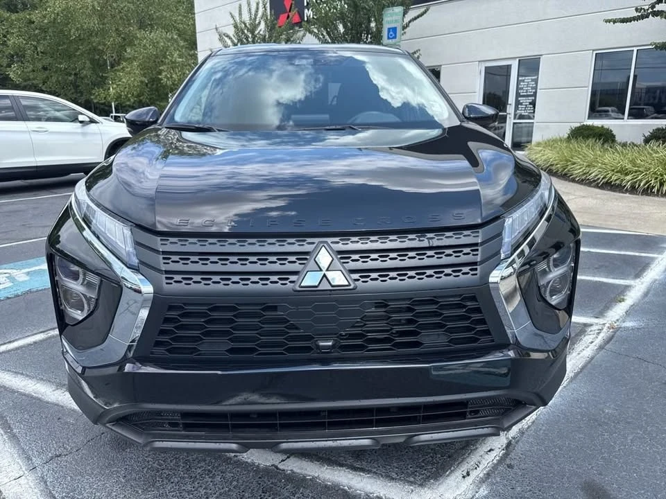 2025 Mitsubishi Eclipse Cross - Image 2 of 13