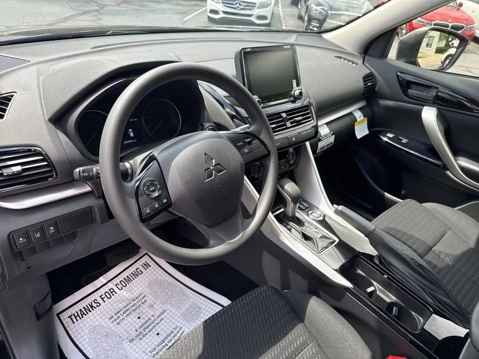 2025 Mitsubishi Eclipse Cross - Image 10 of 13