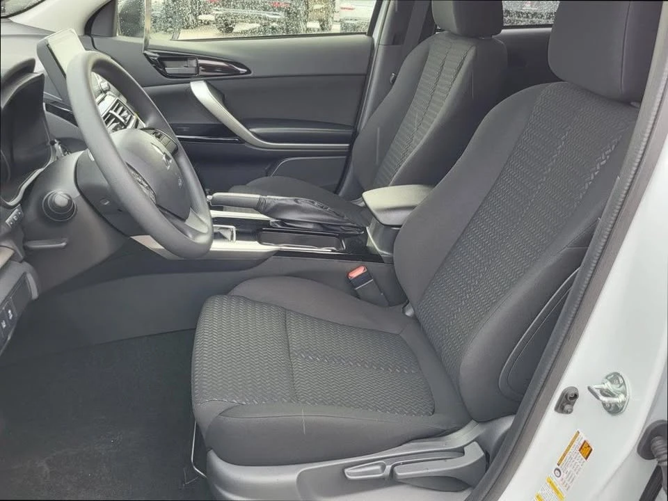 2025 Mitsubishi Eclipse Cross - Image 12 of 16