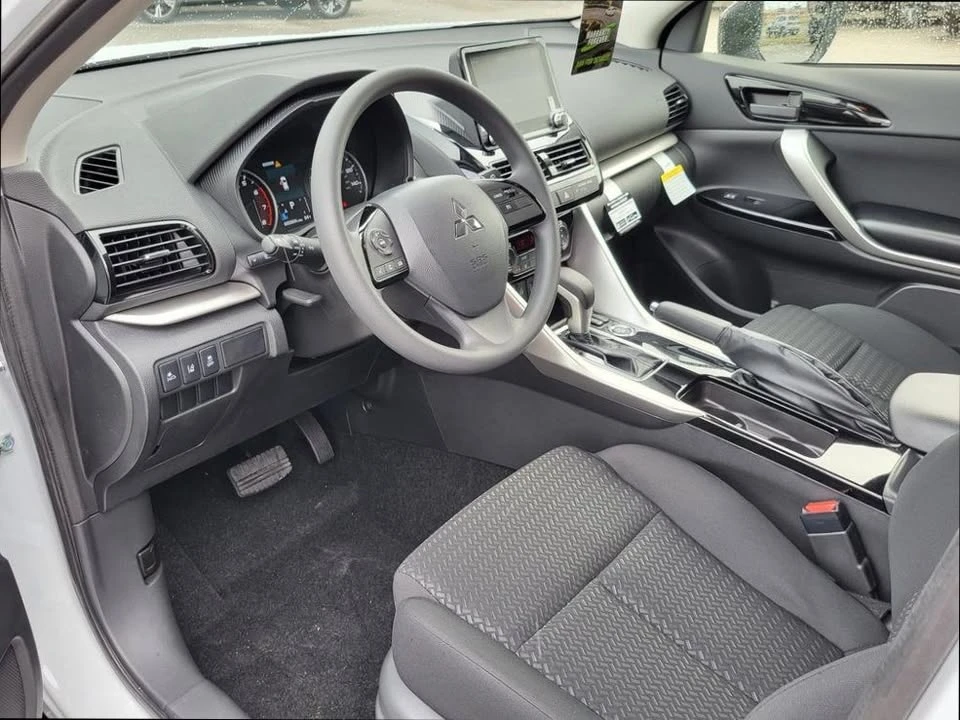 2025 Mitsubishi Eclipse Cross - Image 11 of 16