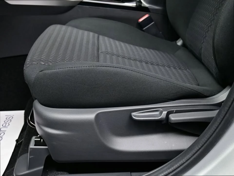 2025 Mitsubishi Eclipse Cross - Image 13 of 19