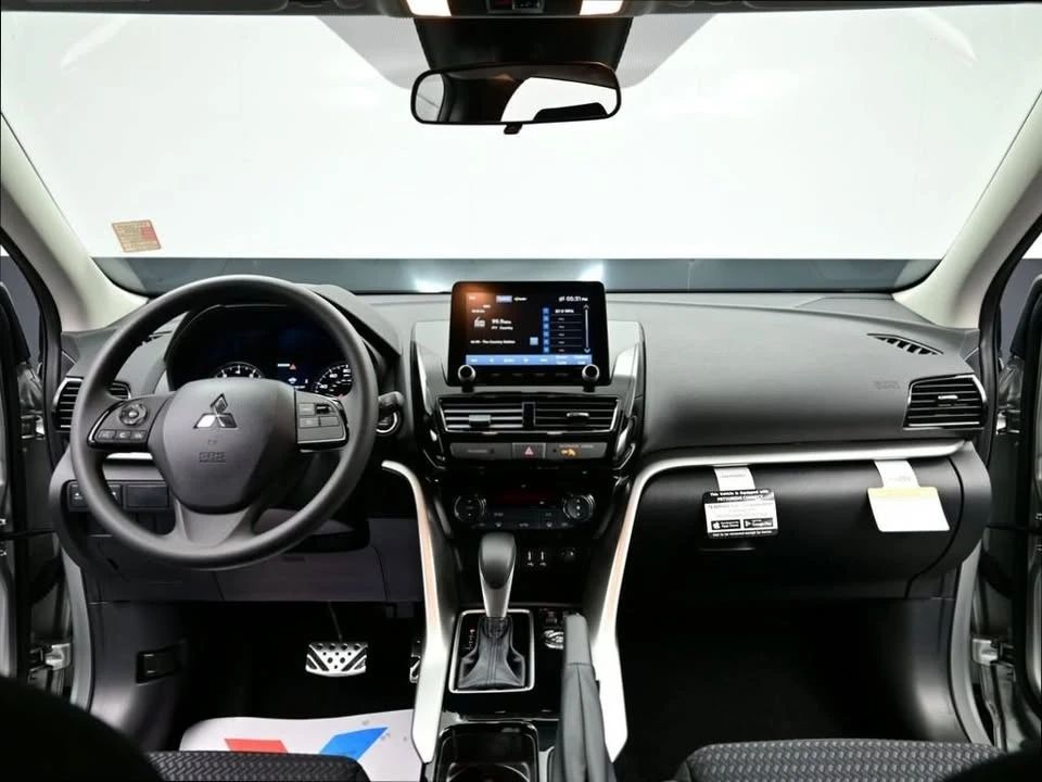 2025 Mitsubishi Eclipse Cross - Image 2 of 19