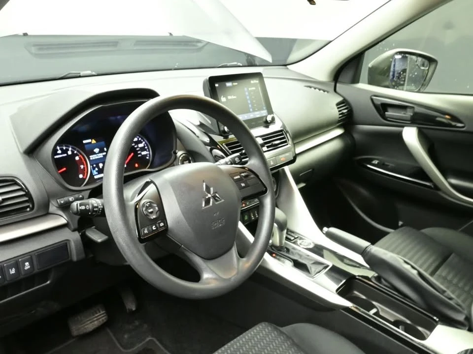2025 Mitsubishi Eclipse Cross - Image 13 of 20