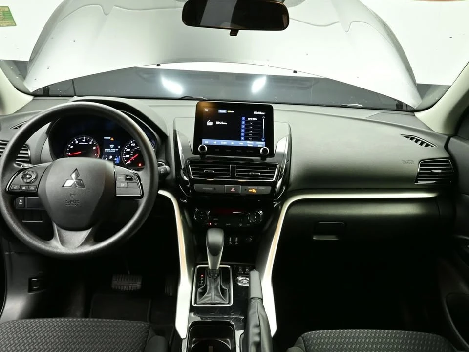 2025 Mitsubishi Eclipse Cross - Image 2 of 20