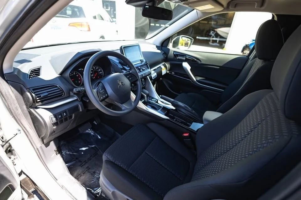 2025 Mitsubishi Eclipse Cross - Image 18 of 20