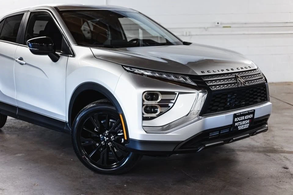 2025 Mitsubishi Eclipse Cross - Image 3 of 20