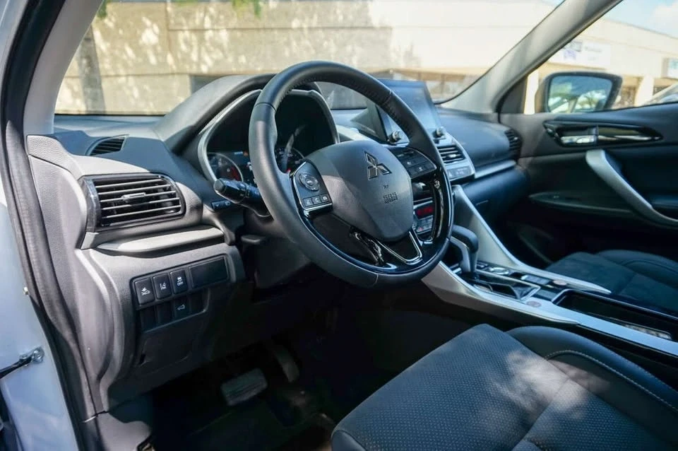 2025 Mitsubishi Eclipse Cross - Image 5 of 20