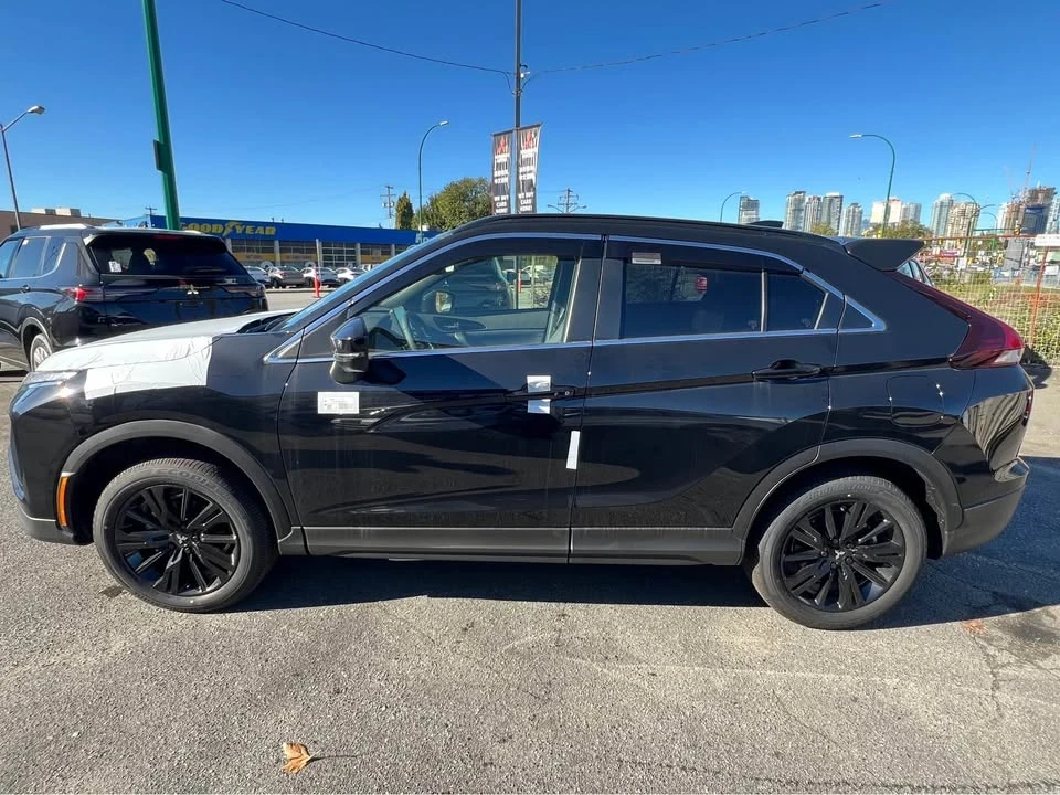 2025 Mitsubishi Eclipse Cross - Image 3 of 14