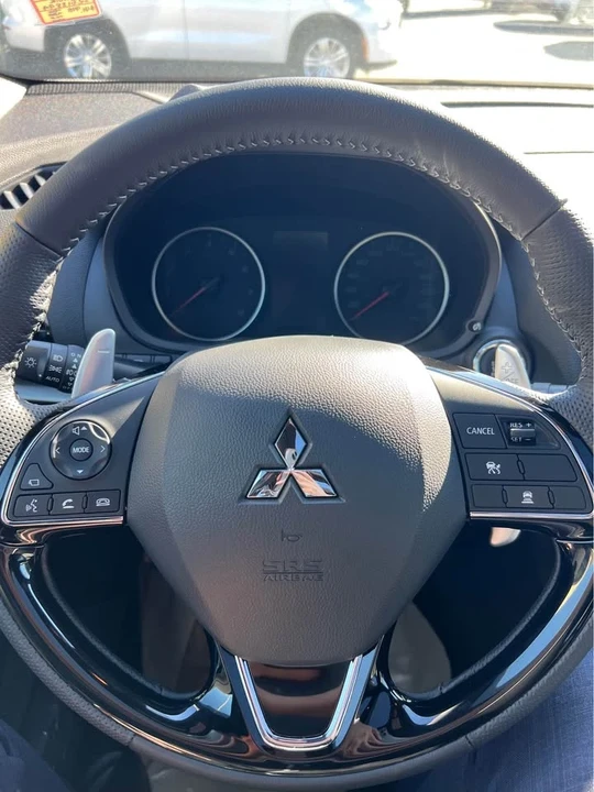 2025 Mitsubishi Eclipse Cross - Image 7 of 14