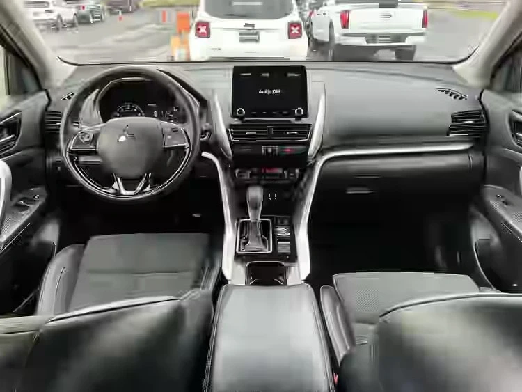 2025 Mitsubishi Eclipse Cross - Image 13 of 20