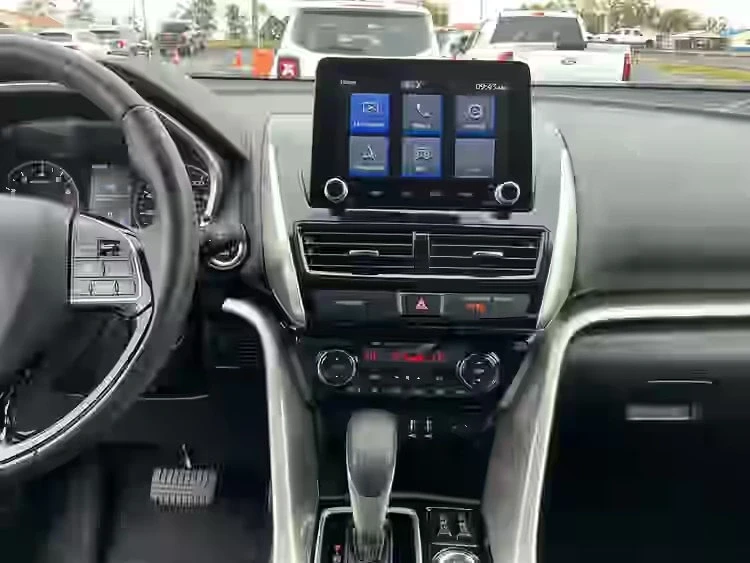 2025 Mitsubishi Eclipse Cross - Image 18 of 20