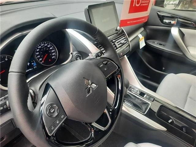 2025 Mitsubishi Eclipse Cross - Image 10 of 13