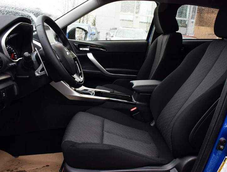 2025 Mitsubishi Eclipse Cross - Image 8 of 15