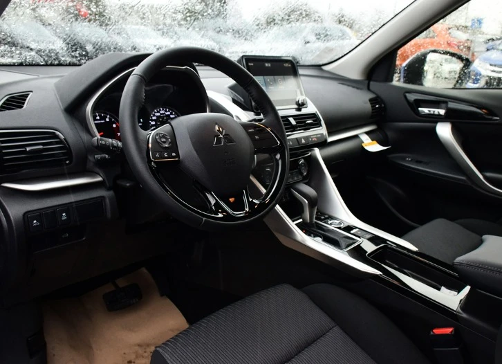 2025 Mitsubishi Eclipse Cross - Image 7 of 15
