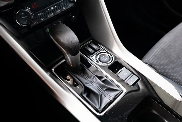 2025 Mitsubishi Eclipse Cross - Image 18 of 19
