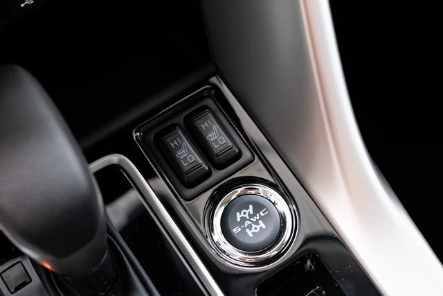 2025 Mitsubishi Eclipse Cross - Image 17 of 19