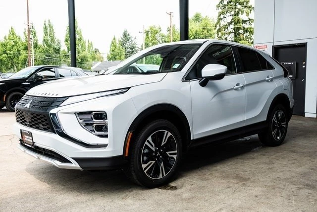 2025 Mitsubishi Eclipse Cross - Image 2 of 19