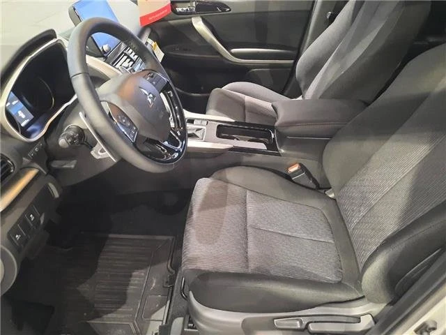 2025 Mitsubishi Eclipse Cross - Image 4 of 8