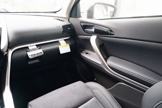2025 Mitsubishi Eclipse Cross - Image 9 of 19
