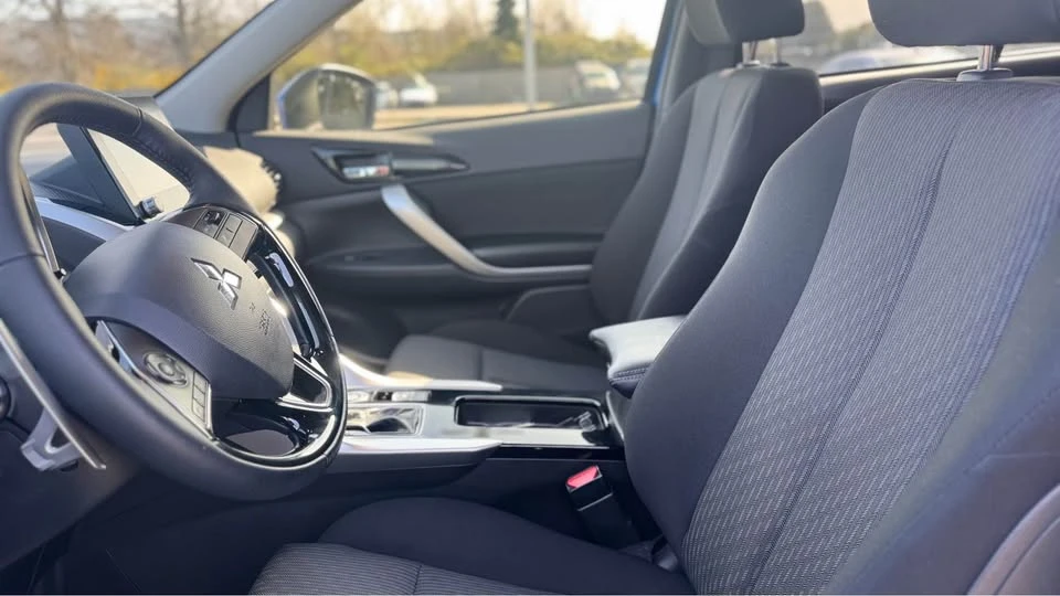 2025 Mitsubishi Eclipse Cross - Image 11 of 18