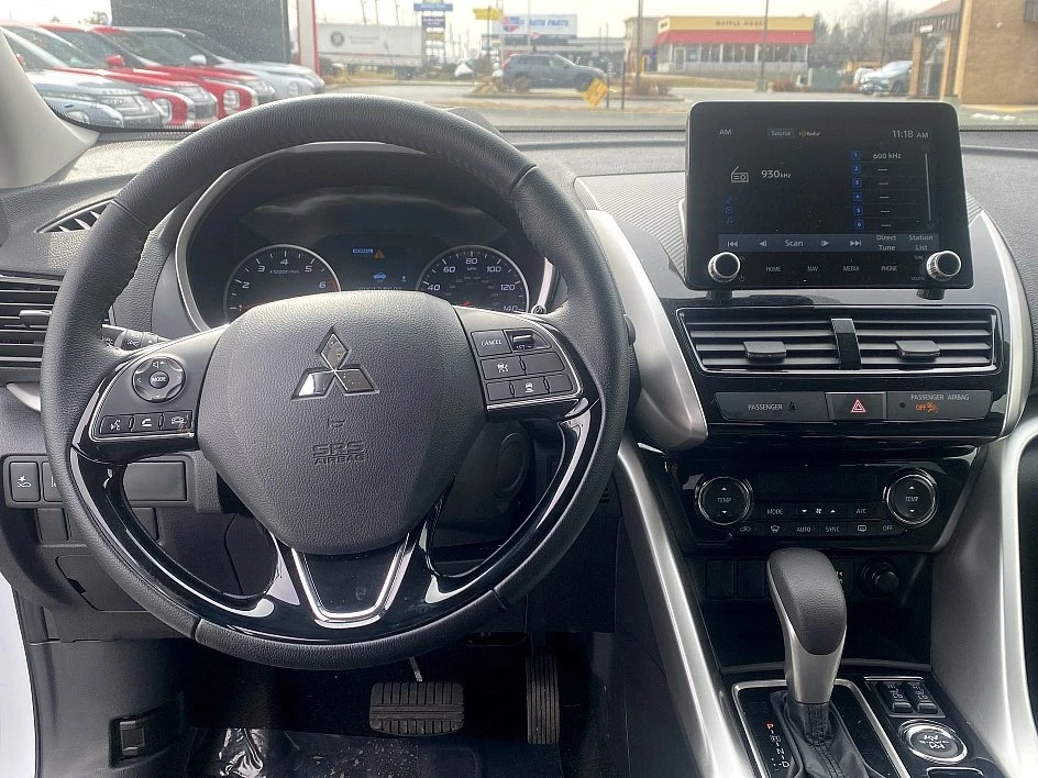 2025 Mitsubishi Eclipse Cross - Image 5 of 11