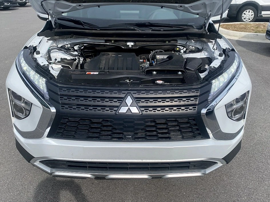 2025 Mitsubishi Eclipse Cross - Image 6 of 11