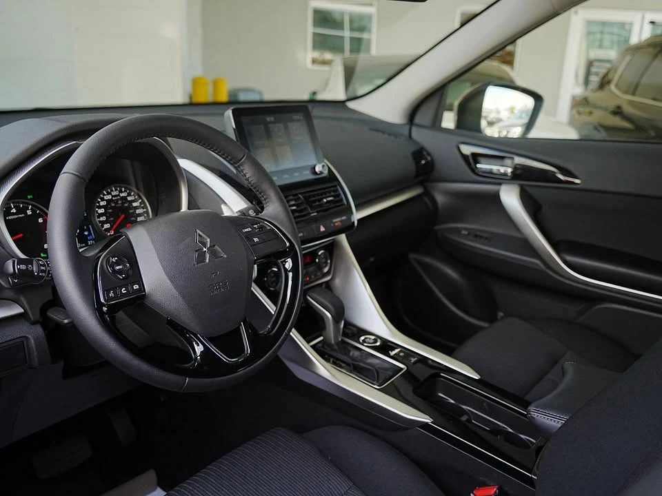 2025 Mitsubishi Eclipse Cross - Image 15 of 20