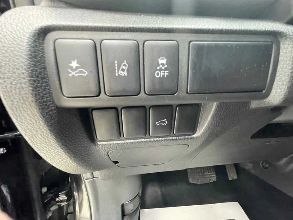 2025 Mitsubishi Eclipse Cross - Image 11 of 18