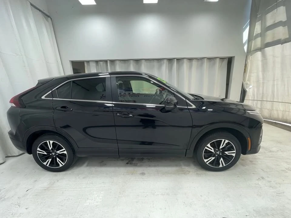 2025 Mitsubishi Eclipse Cross - Image 3 of 4