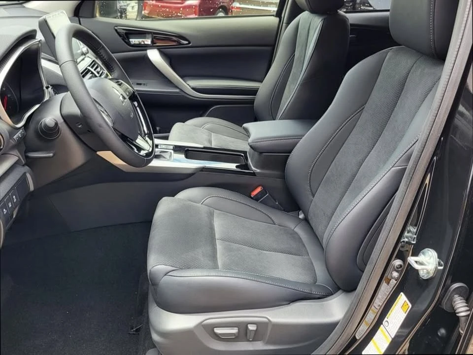 2025 Mitsubishi Eclipse Cross - Image 11 of 13